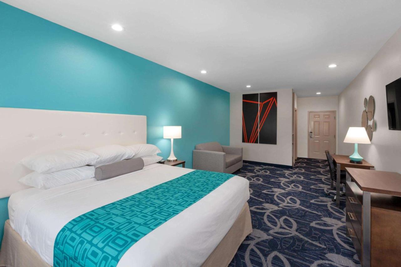 King Room - Non-Smoking at Americas Best Value Inn Houston Willowbrook