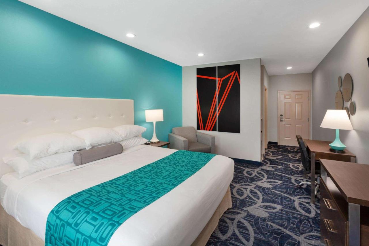 King Room - Non-Smoking at Americas Best Value Inn Houston Willowbrook
