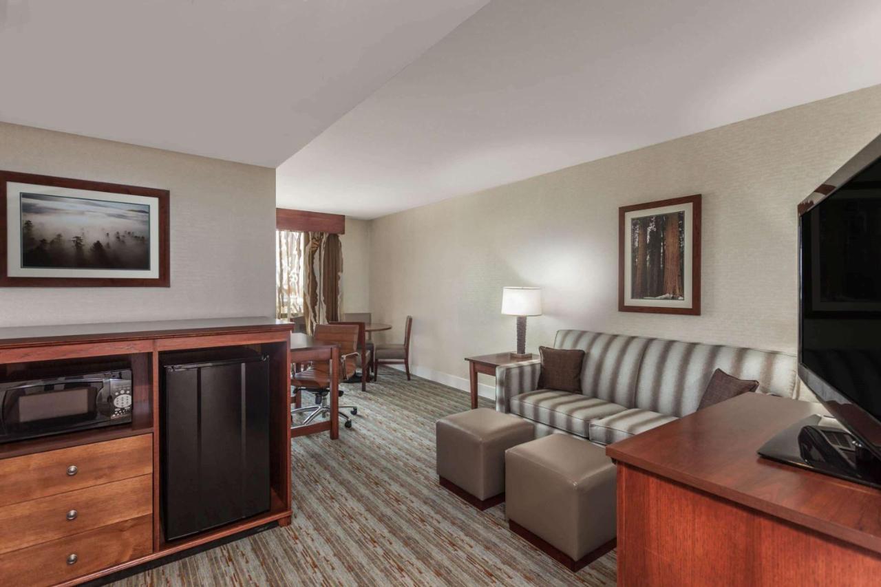 One-Bedroom King Suite - Non-Smoking at Wyndham Visalia