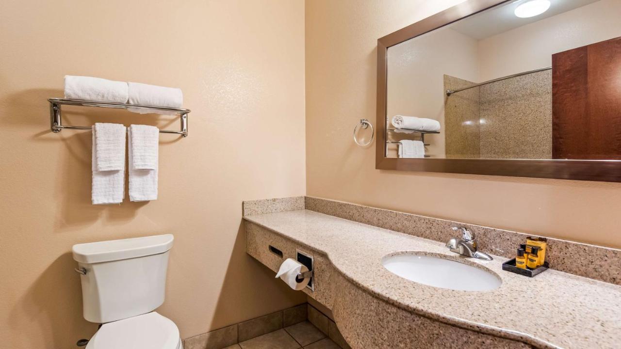 | Best Western Plus Seminole Hotel & Suites