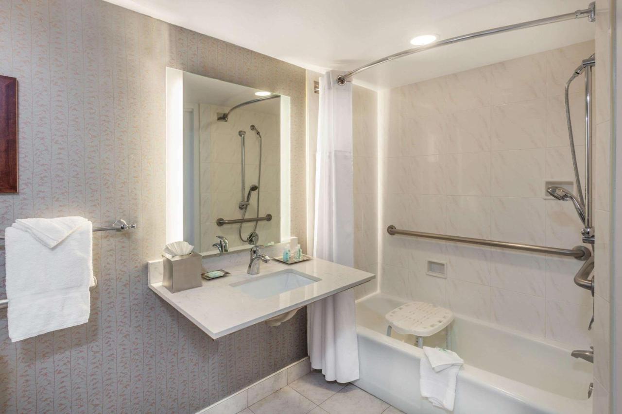 King Room - Mobility Access/Non-Smoking at Wyndham Visalia