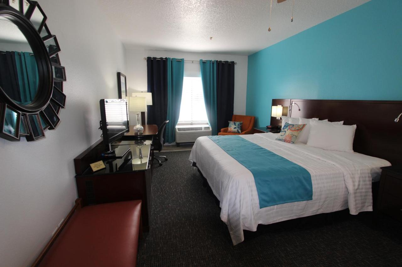 Premium King Suite with Spa Bath at Hotel Pensacola