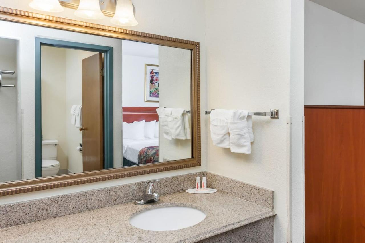 Two Rooms Family Suite  - 1 King beds and 2 Double beds at FairBridge Inn Express Decatur Forsyth