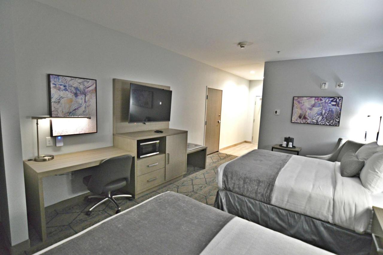 Queen Room with Two Queen Beds and Bath Tub - Disability Access at Best Western Plus Executive Residency Oklahoma City I-35