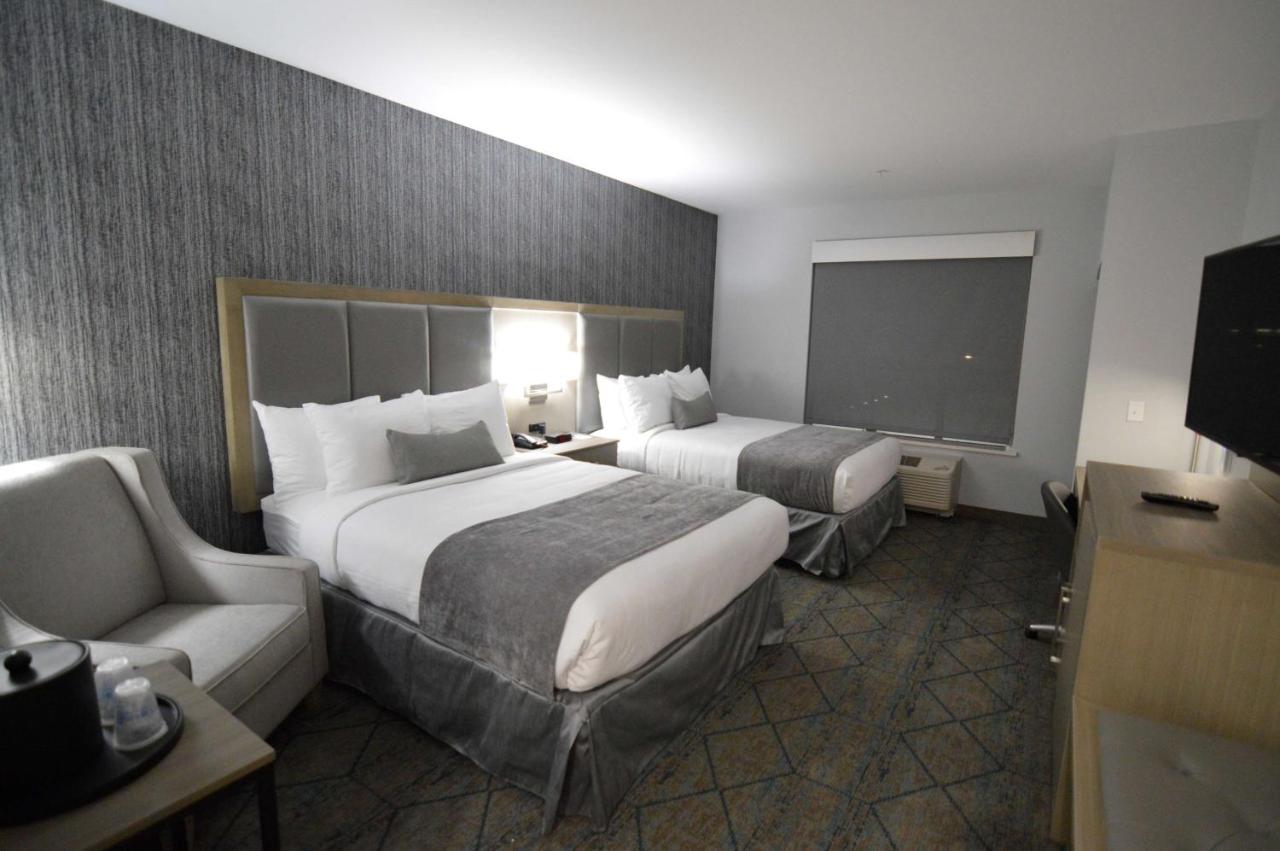 Queen Room with Two Queen Beds and Bath Tub - Disability Access at Best Western Plus Executive Residency Oklahoma City I-35