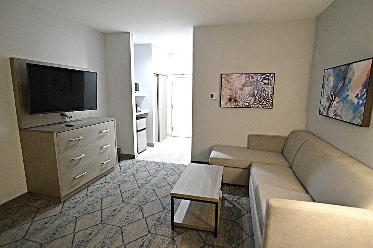 King Suite with Sofa Bed at Best Western Plus Executive Residency Oklahoma City I-35