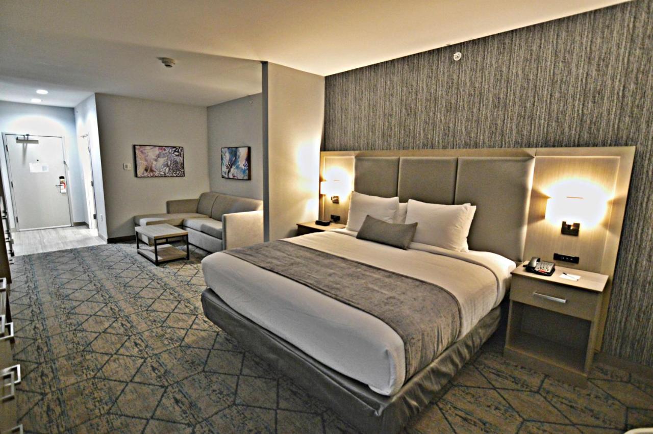 King Suite with Sofa Bed at Best Western Plus Executive Residency Oklahoma City I-35