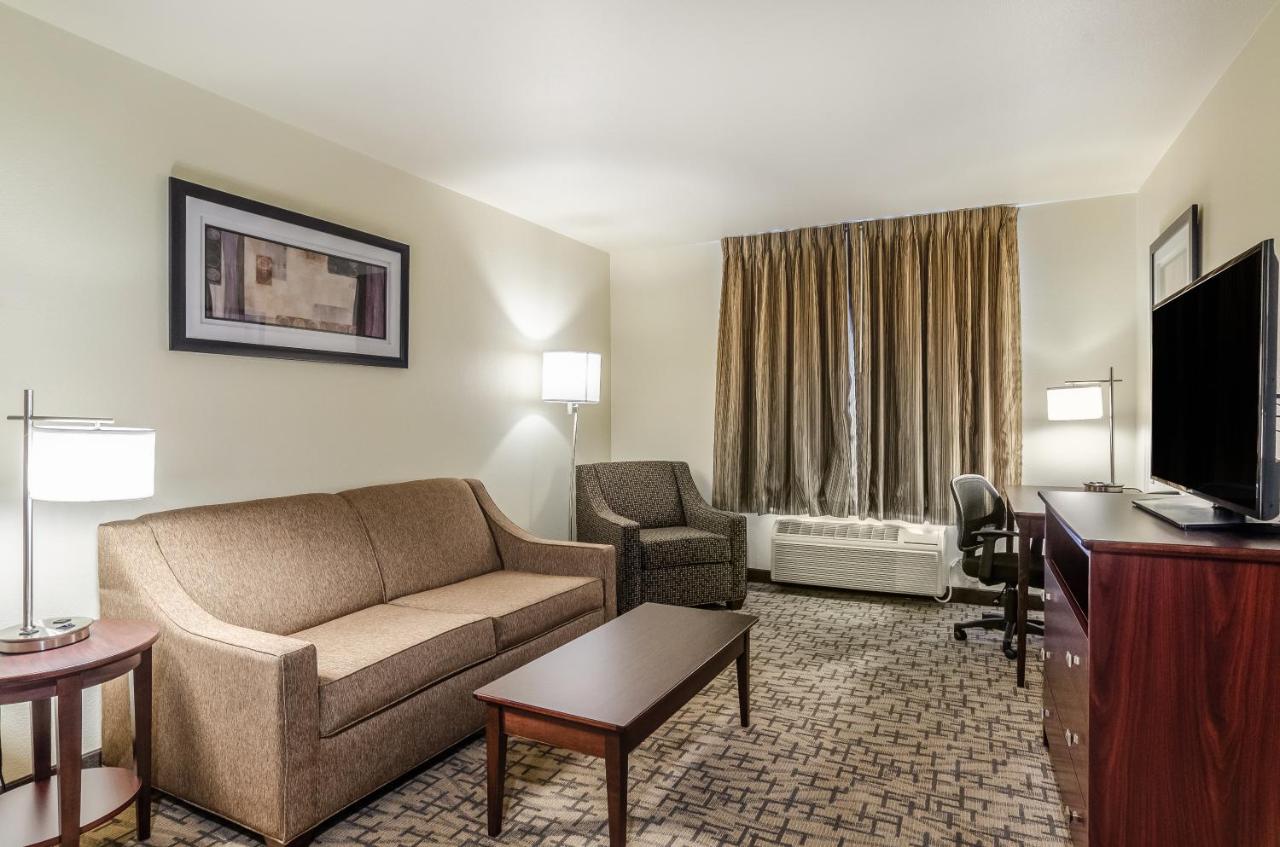 | Cobblestone Inn & Suites - Bridgeport