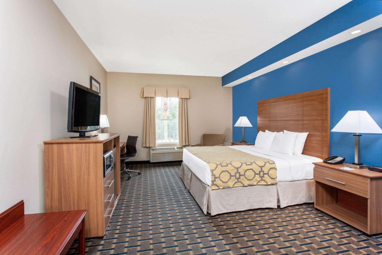King Room - Disability Access - Non-Smoking at Baymont by Wyndham Jacksonville/Butler Blvd