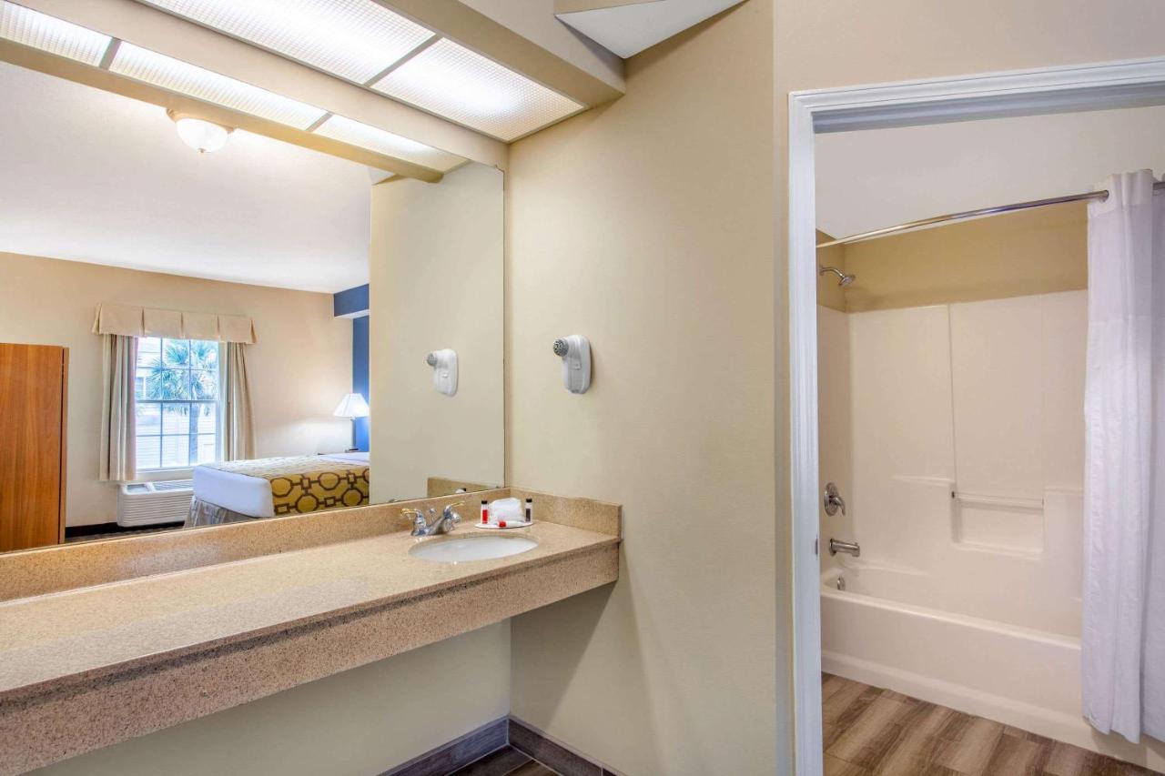 Double Room - Disability Access/Non-Smoking at Baymont by Wyndham Jacksonville/Butler Blvd