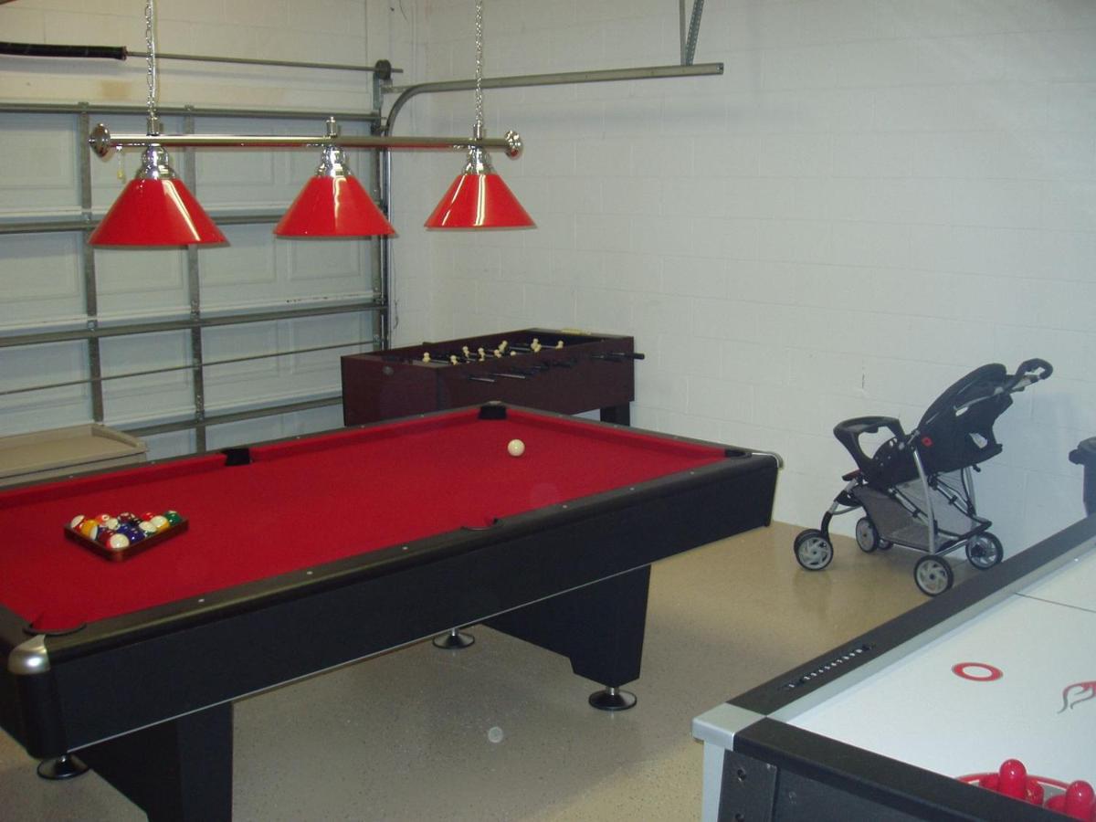 | Your perfect family holiday! Private pool, Games Room, 12 Mins to Disney