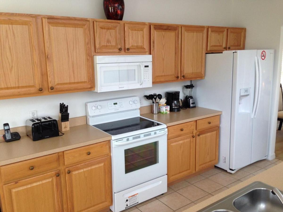 | Your perfect family holiday! Private pool, Games Room, 12 Mins to Disney