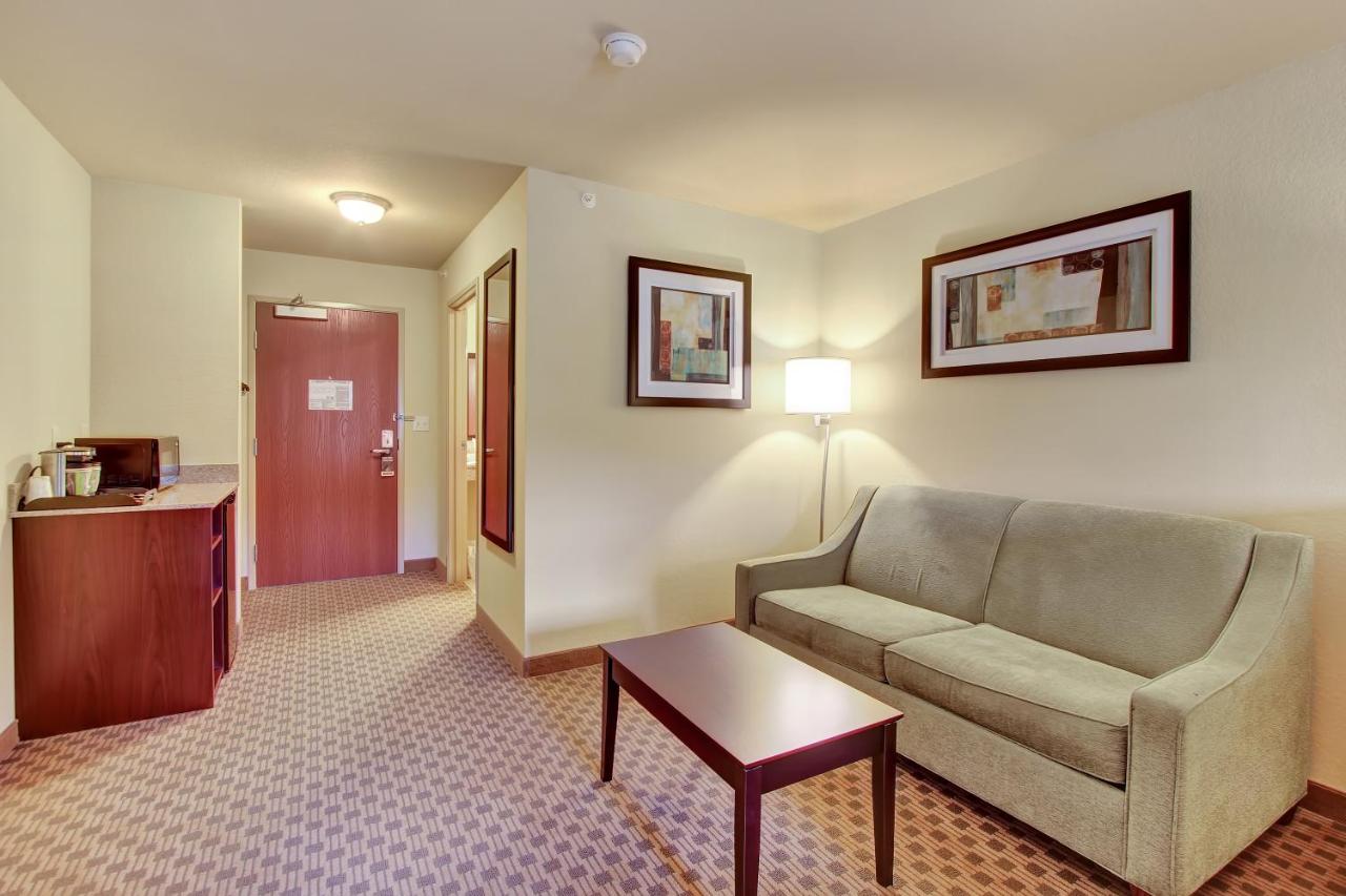| Cobblestone Hotel & Suites - Waynesboro