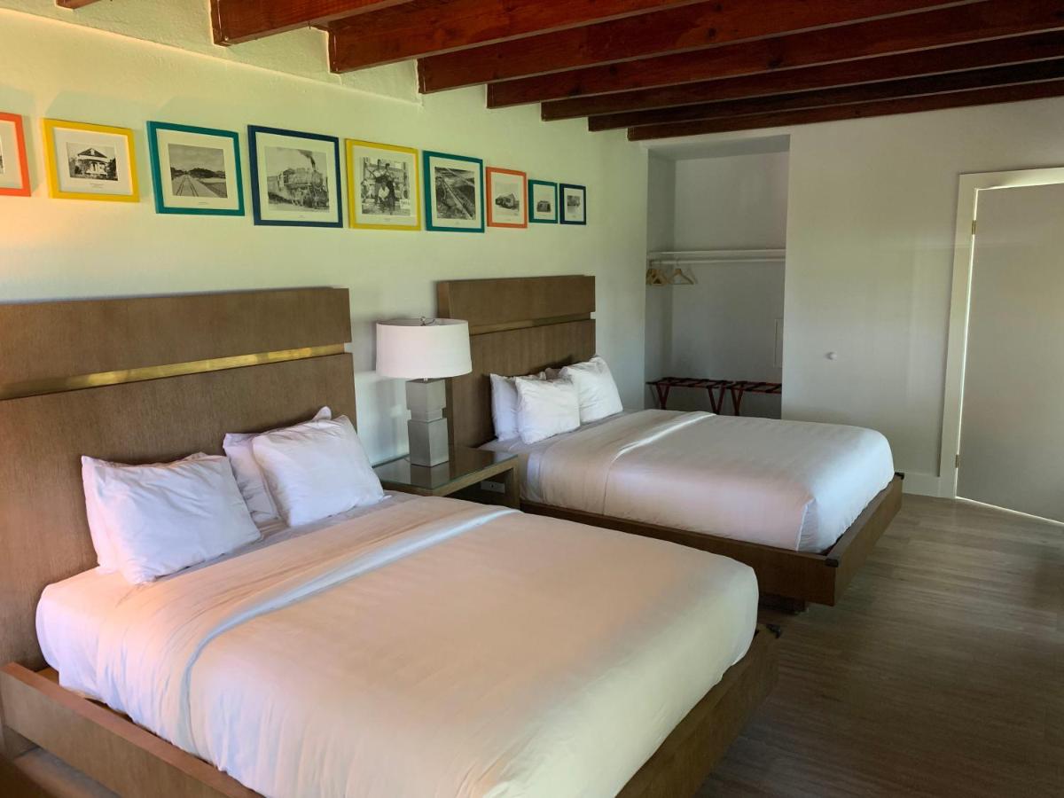 | Sunset Inn