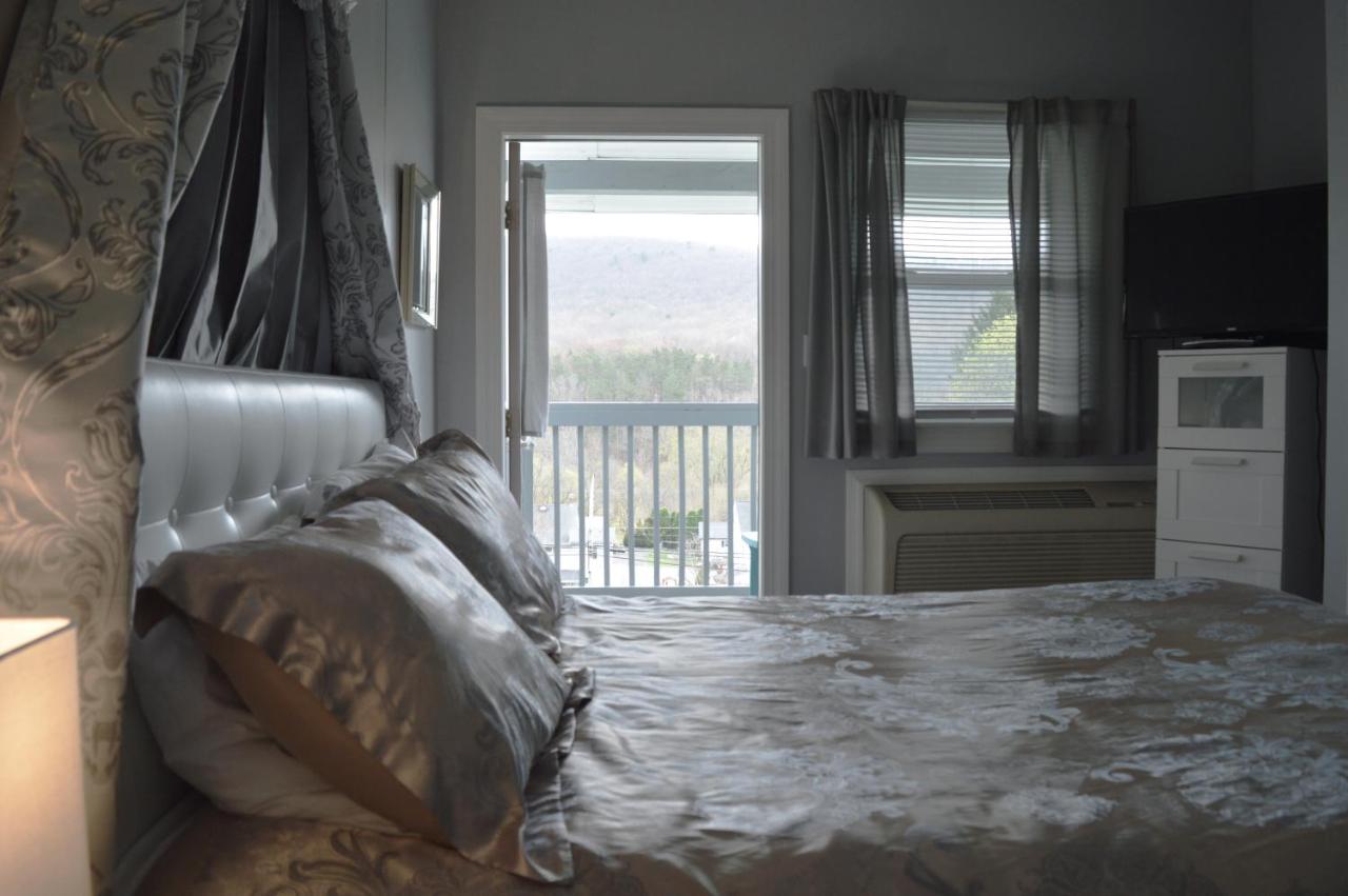 | Mountain View Suites