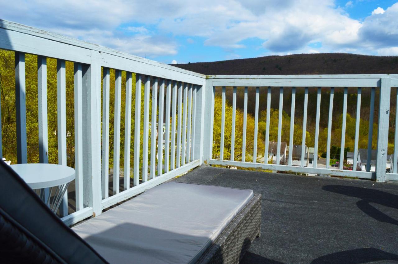 | Mountain View Suites