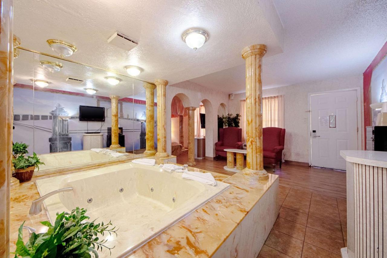 | Economy Inn & Suites