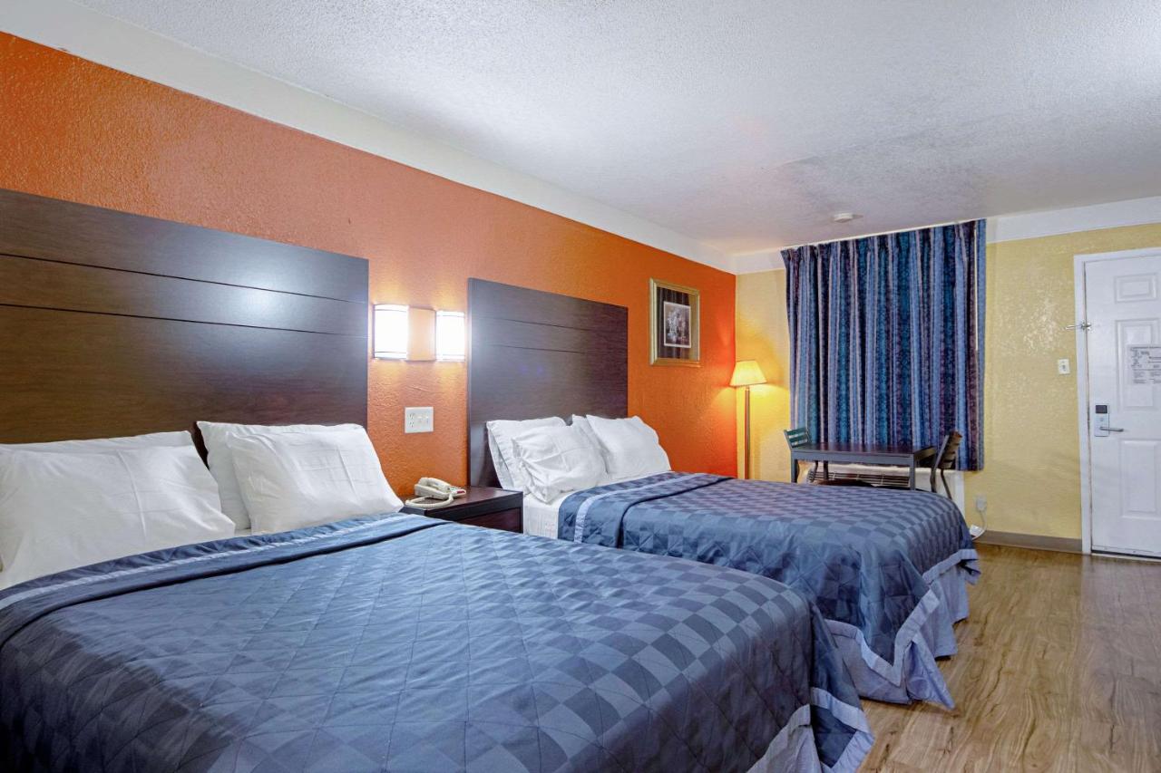 | Economy Inn & Suites