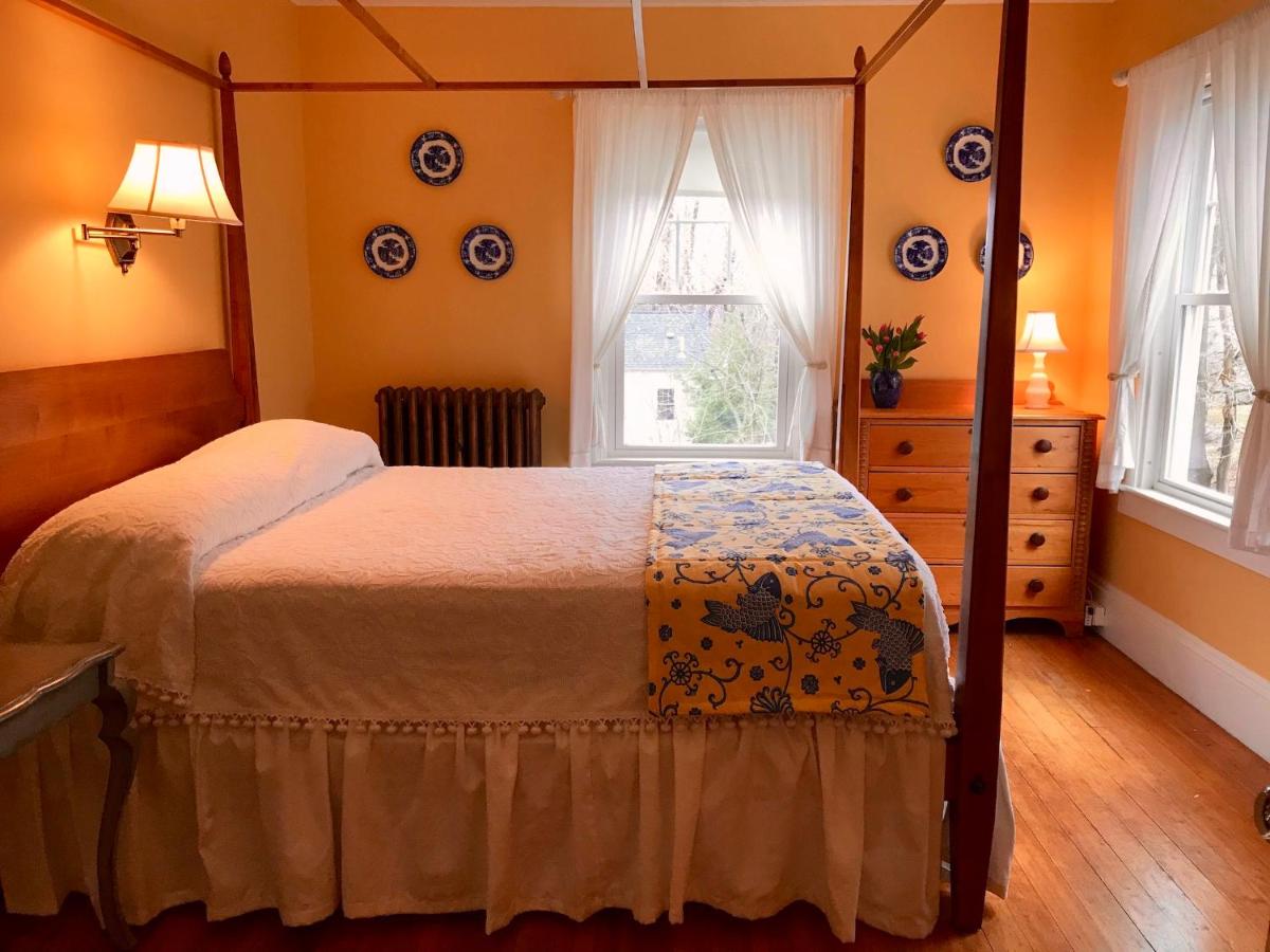 | The Belmont Inn