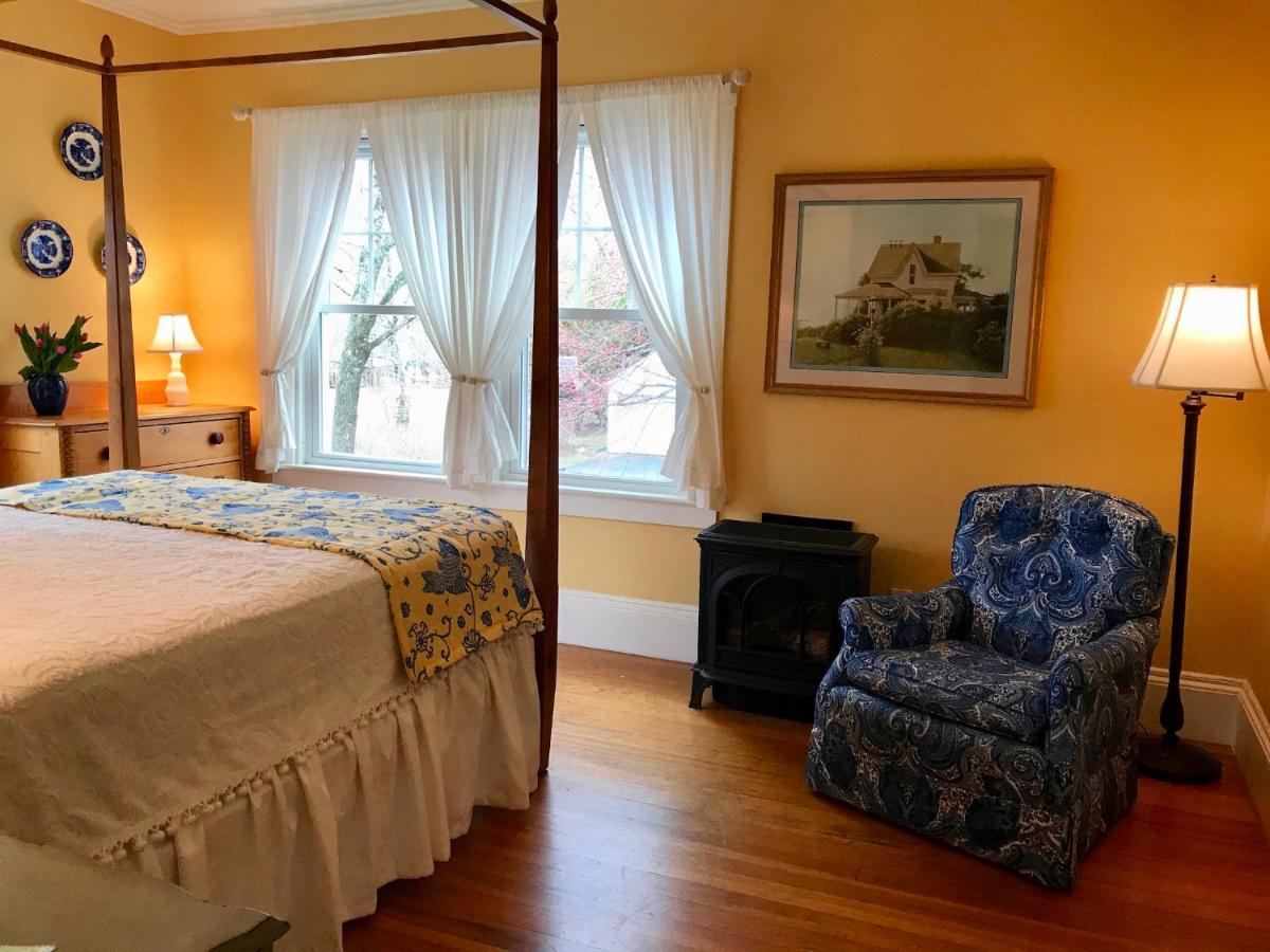| The Belmont Inn