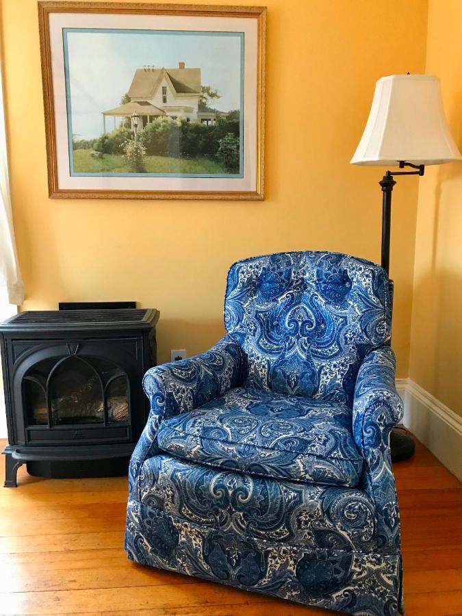 | The Belmont Inn