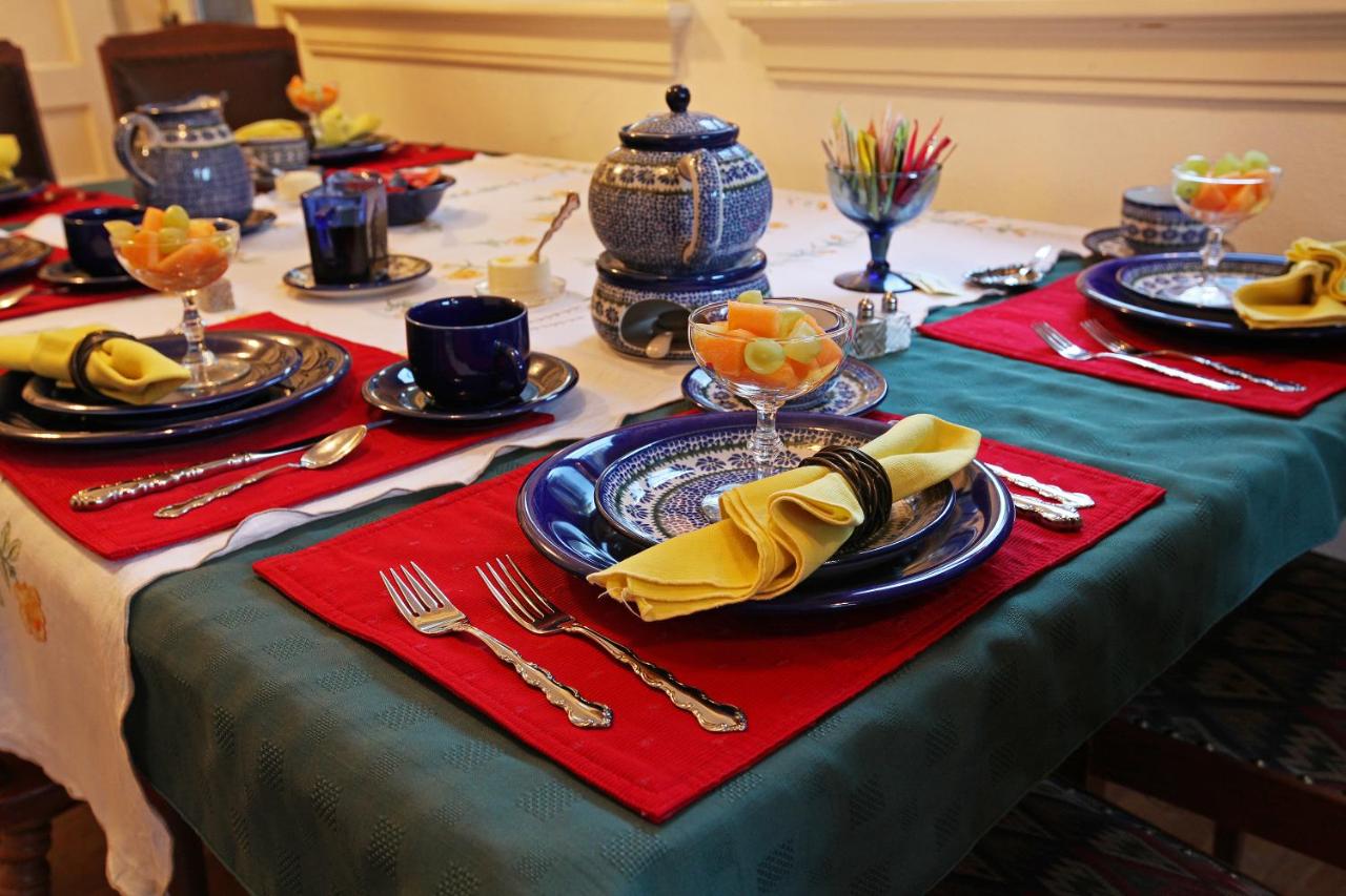 | Robins Nest Bed & Breakfast