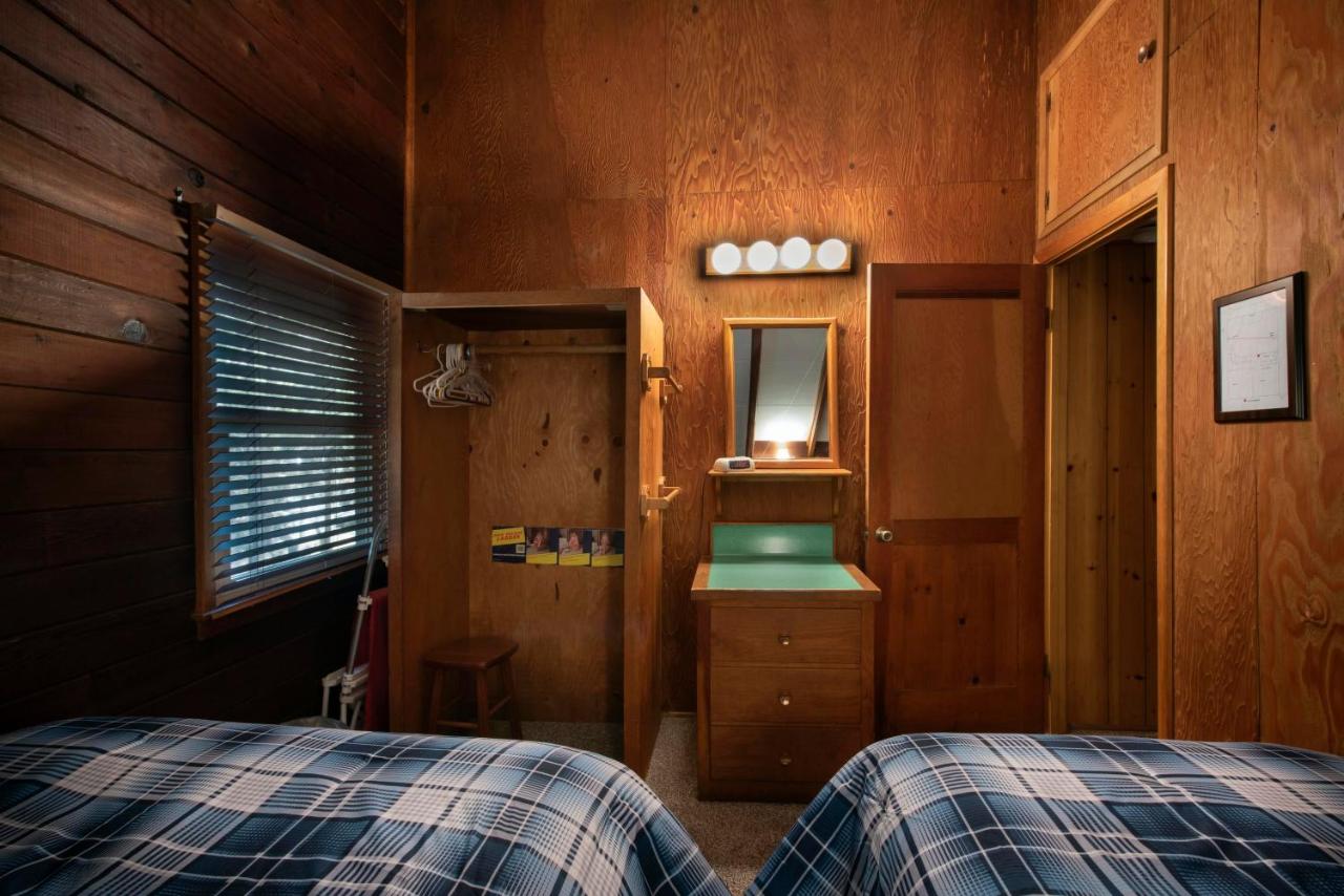 | 34 Grandmas Cabin