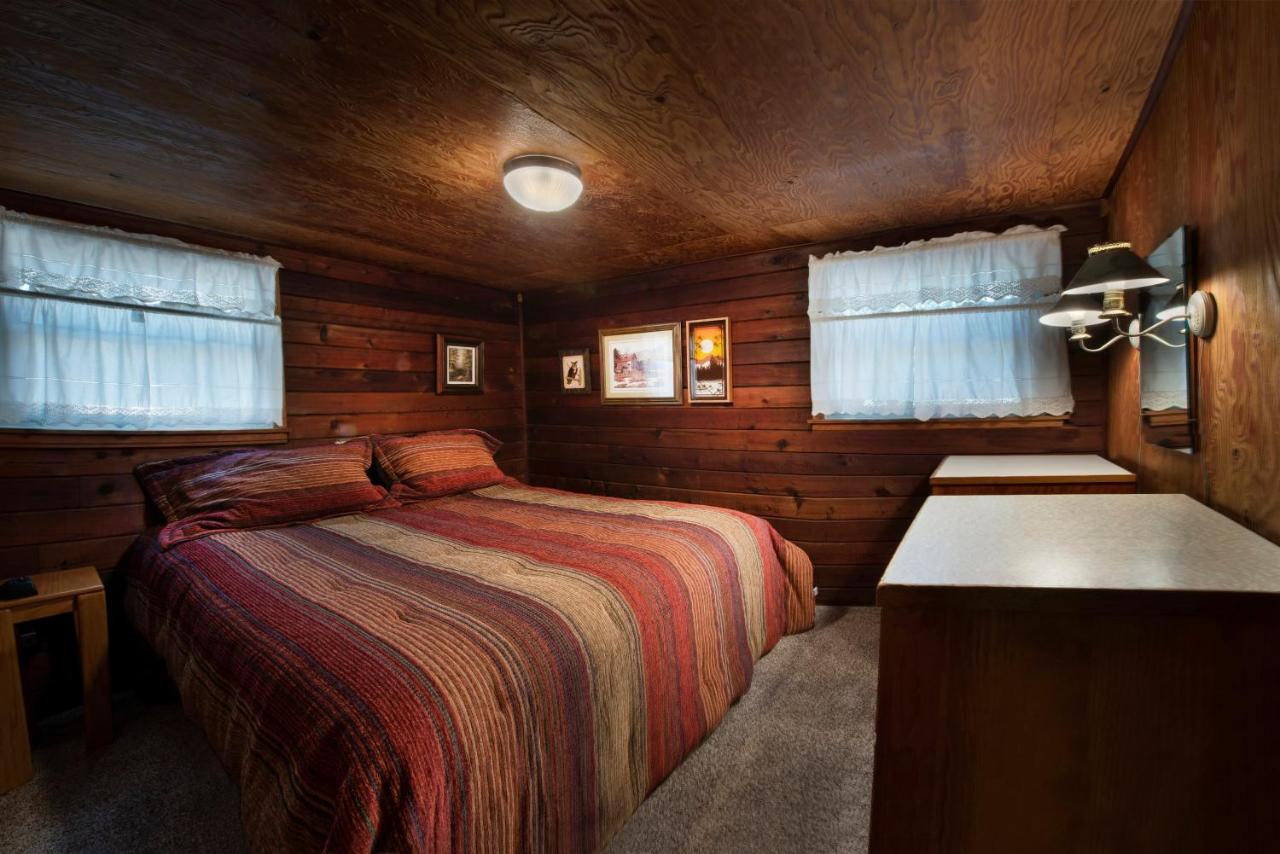 | 34 Grandmas Cabin