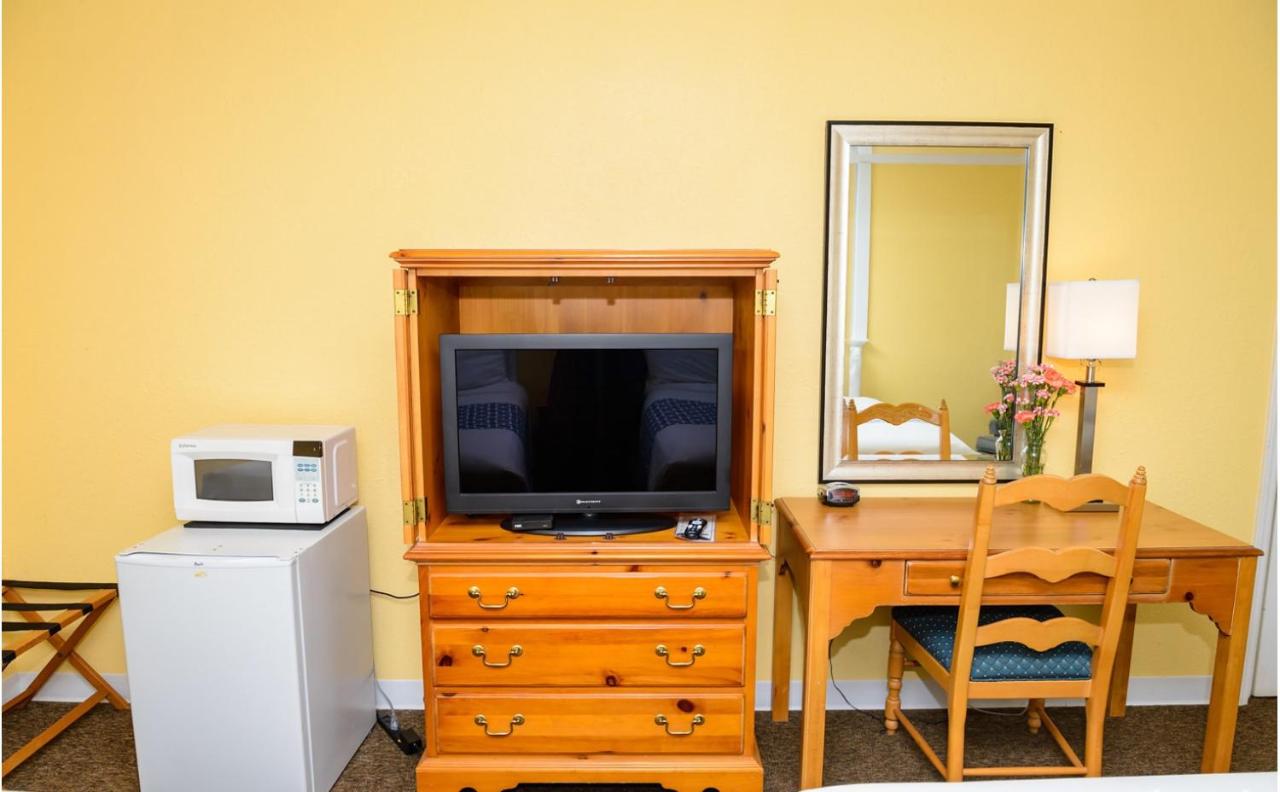 Standard King Room at Land O Nod Inn