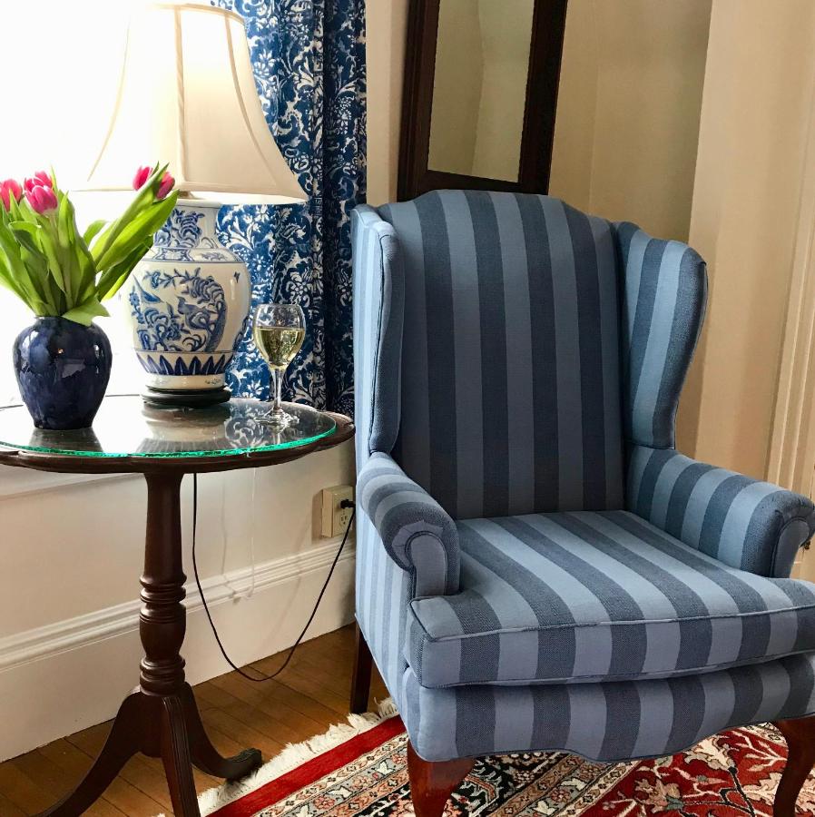 | The Belmont Inn