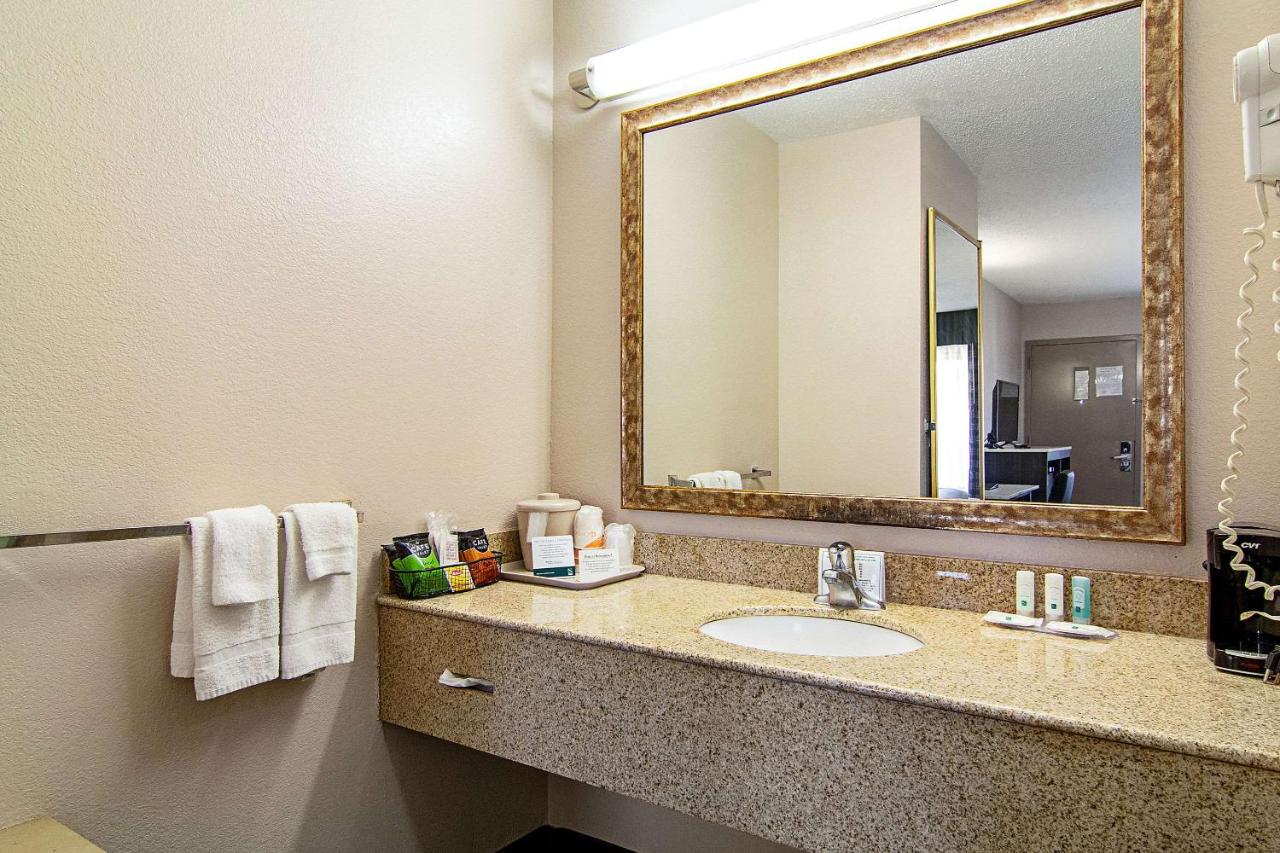 Room with Two Full Size Beds - Non-Smoking at Quality Inn Savannah I-95