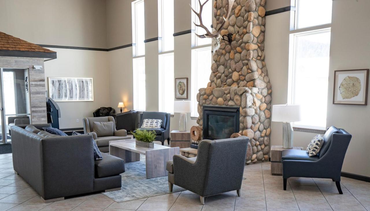 | Whitewater Inn