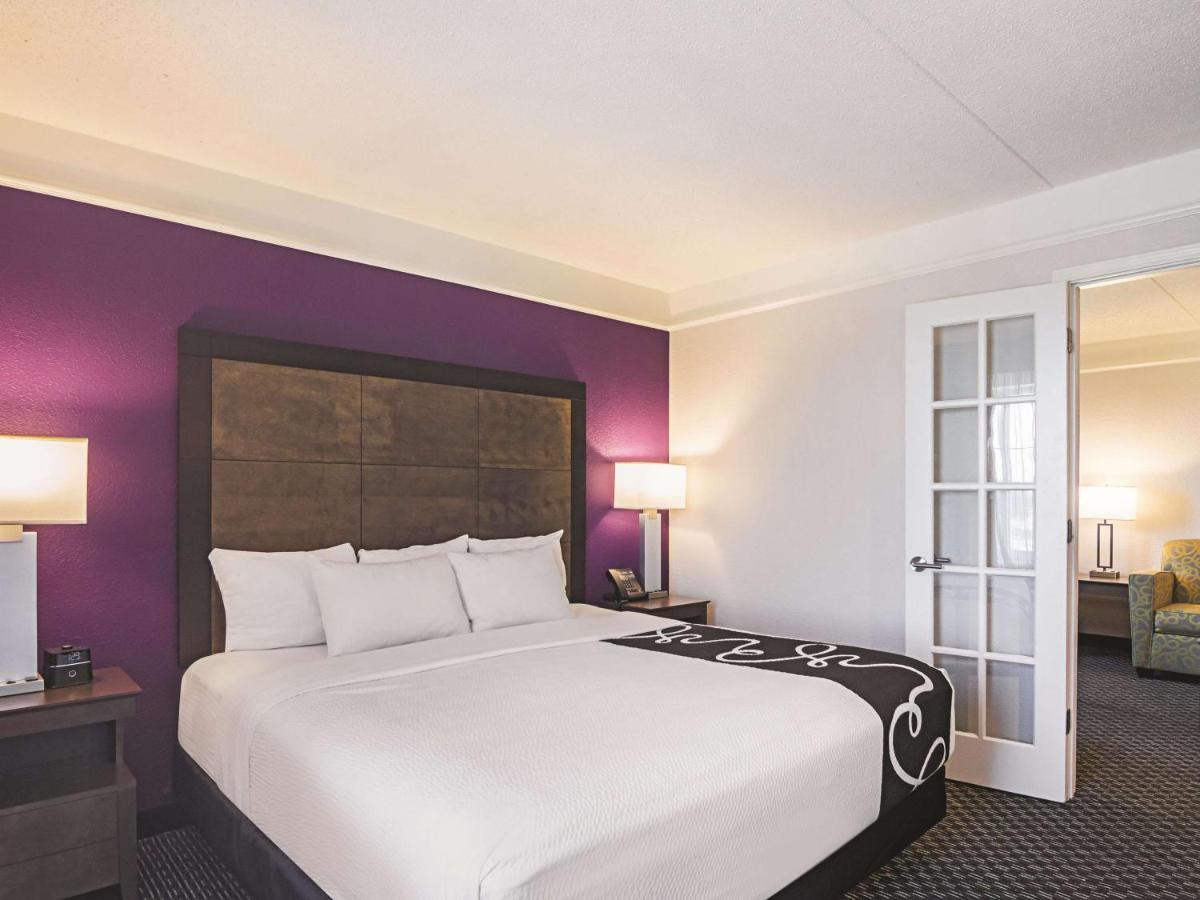 King Suite at La Quinta Inn & Suites by Wyndham Oklahoma City - NW Expwy