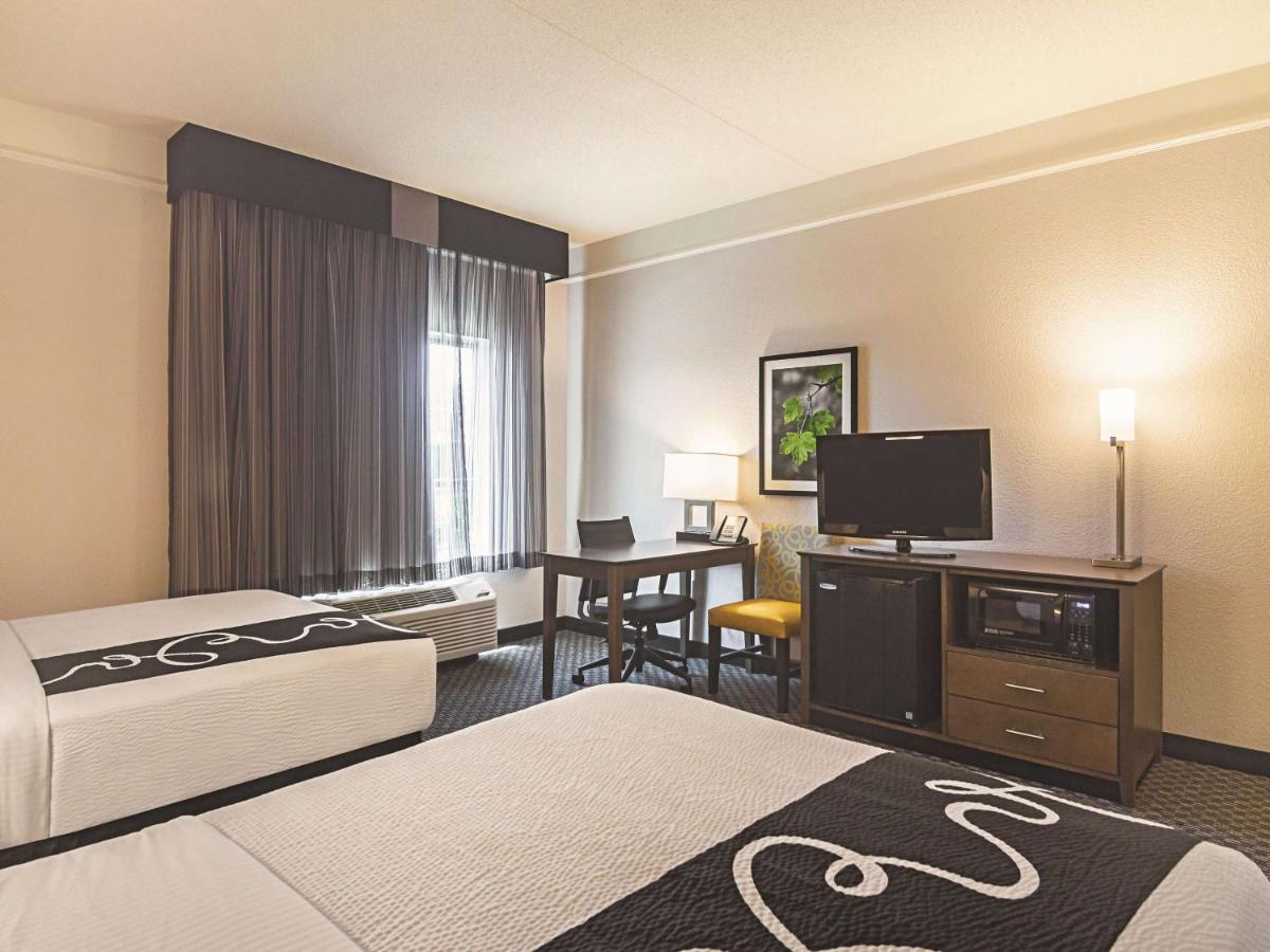Deluxe Double or Twin Room at La Quinta Inn & Suites by Wyndham Oklahoma City - NW Expwy