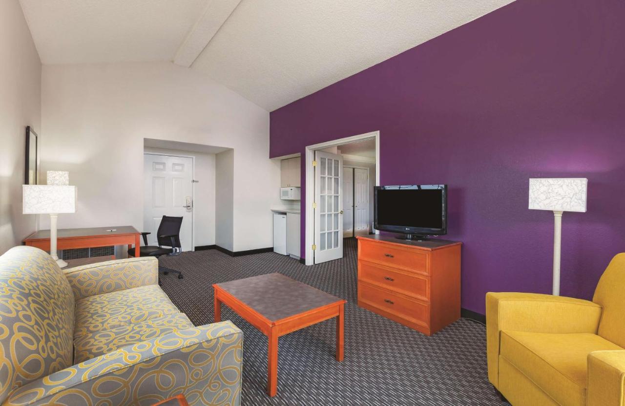 King Suite - Non-Smoking at La Quinta Inn by Wyndham Midland