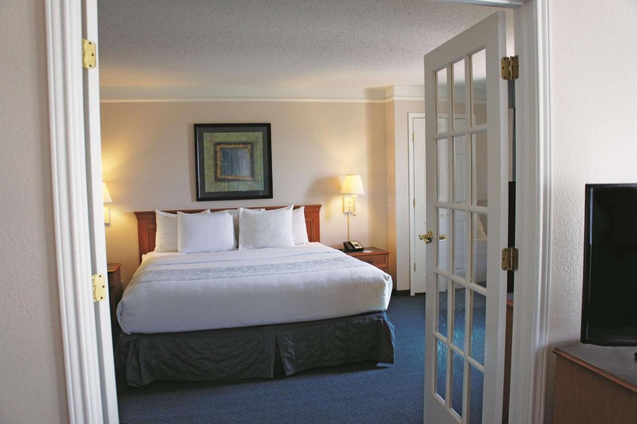 King Suite - Non-Smoking at La Quinta Inn by Wyndham Clute Lake Jackson
