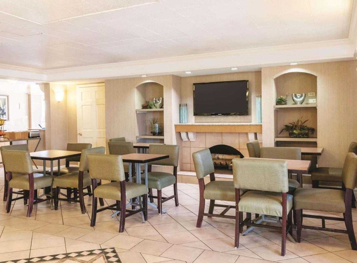 | La Quinta Inn by Wyndham New Orleans West Bank / Gretna