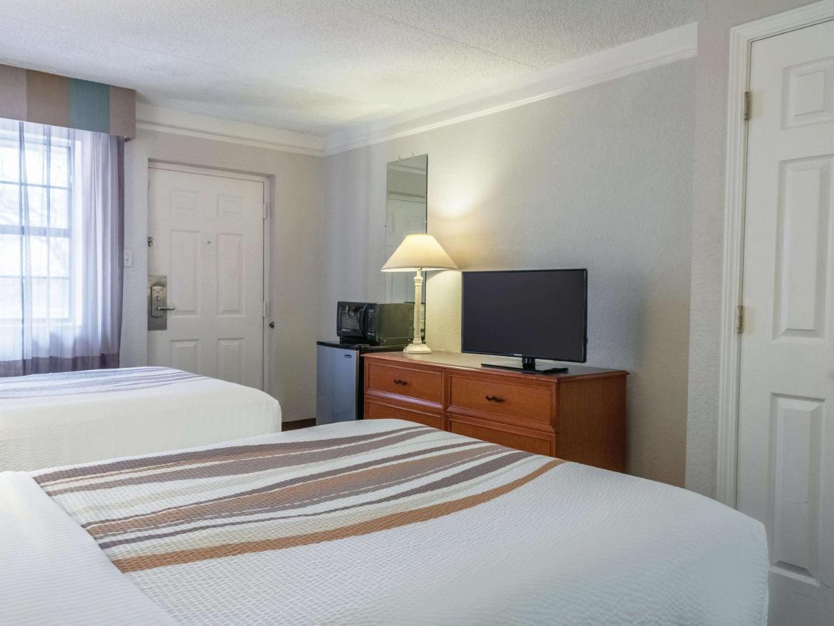 | La Quinta Inn by Wyndham New Orleans West Bank / Gretna