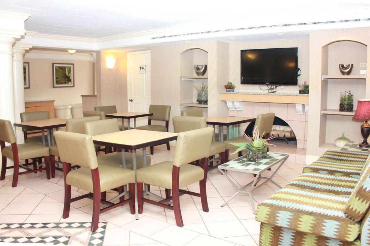| La Quinta Inn by Wyndham New Orleans West Bank / Gretna