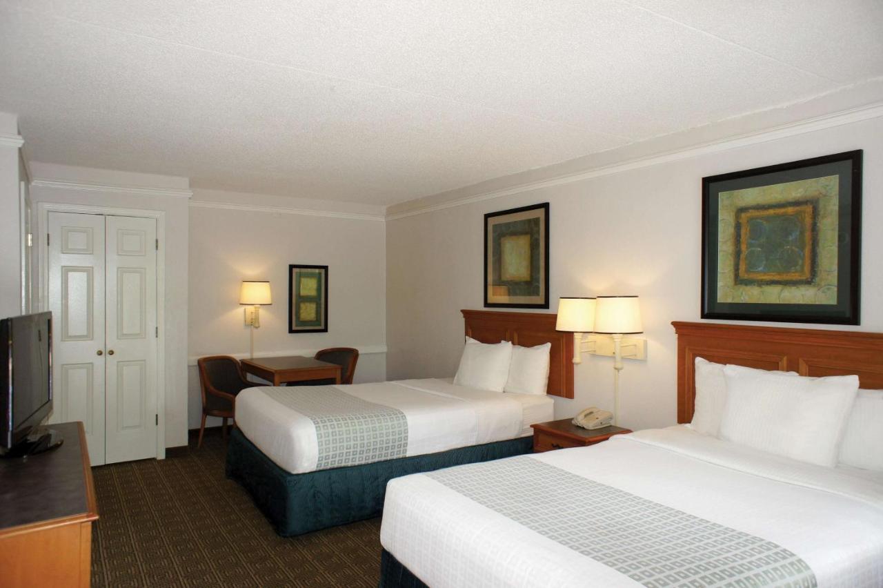 Double Room with Two Double Beds and Mobility/Hearing Impaired Access - Non-Smoking at La Quinta Inn by Wyndham Tallahassee North