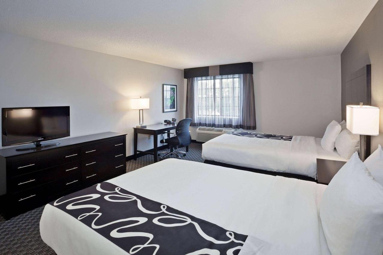 Double Room with Two Double Beds - Non-Smoking at La Quinta Inn by Wyndham Fresno Yosemite