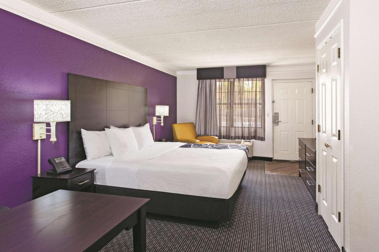 King Room at La Quinta Inn by Wyndham Fresno Yosemite