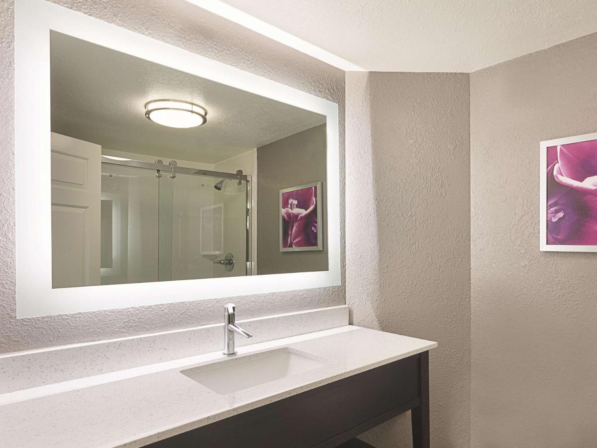 Deluxe Double Room with Two Double Beds - Non-Smoking at La Quinta Inn by Wyndham Fresno Yosemite