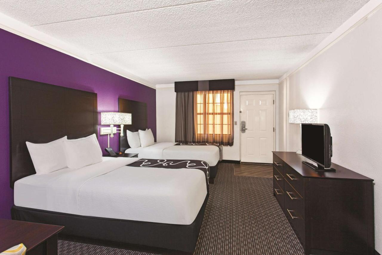 Double Room with Two Double Beds - Non-Smoking at La Quinta Inn by Wyndham Fresno Yosemite