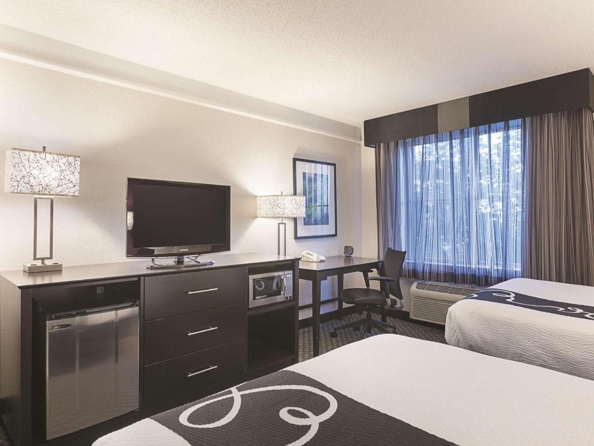 Deluxe Double Room with Two Double Beds - Non-Smoking at La Quinta Inn by Wyndham Fresno Yosemite