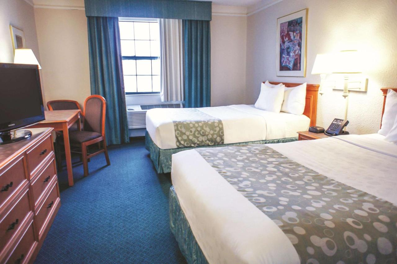 Deluxe Double Room with Two Double Beds at La Quinta Inn by Wyndham Moline Airport