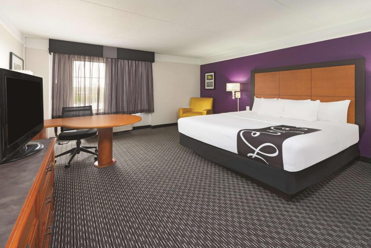 | La Quinta by Wyndham St. Louis Westport