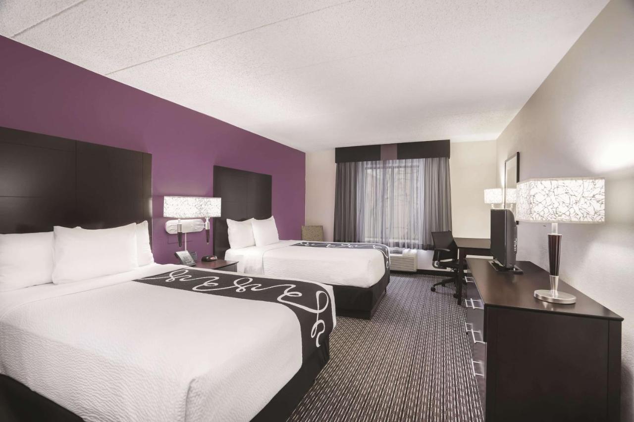 Double Room with Two Double Beds - Non-Smoking at La Quinta Inn by Wyndham Fresno Yosemite