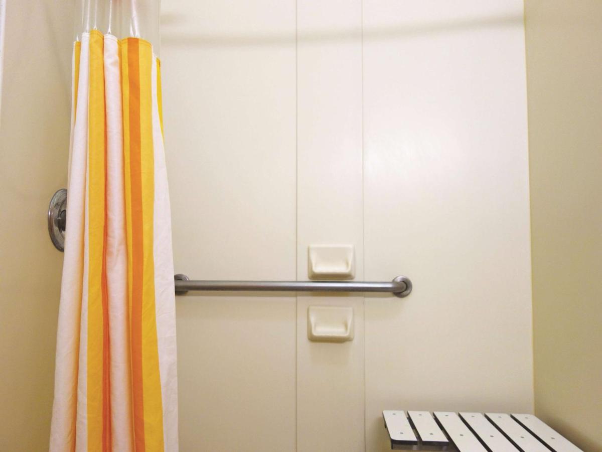King Room - Mobility Access/Non-Smoking at La Quinta Inn & Suites by Wyndham Kerrville