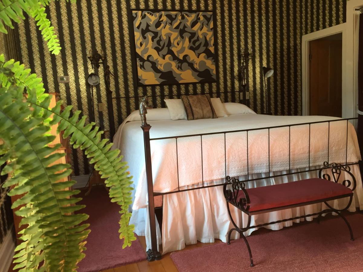  | Abe's Spring Street Guest House